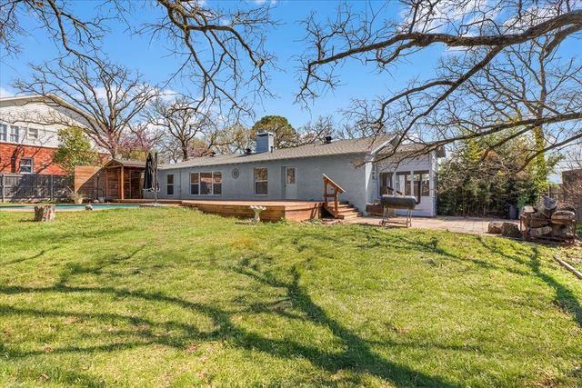 1313 W Sanford Street, Arlington, TX 76012