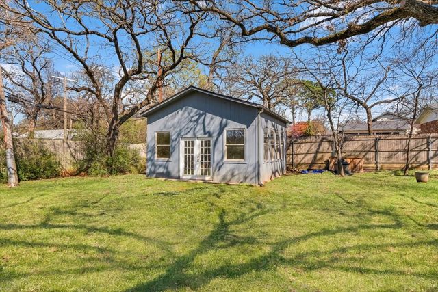 1313 W Sanford Street, Arlington, TX 76012