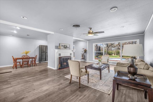 1313 W Sanford Street, Arlington, TX 76012