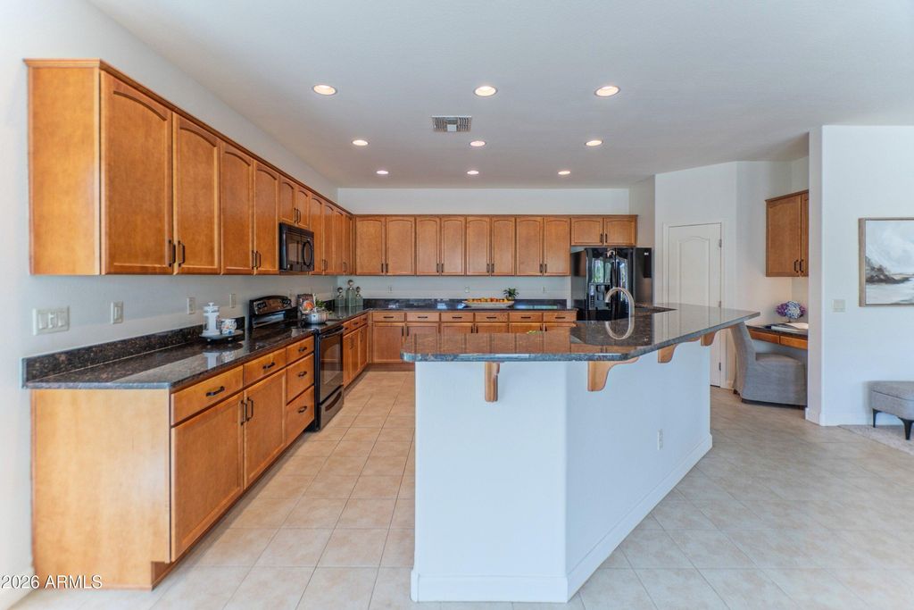 Image 5 of property listing at 16464 W VIRGINIA Avenue, Goodyear, AZ 85395