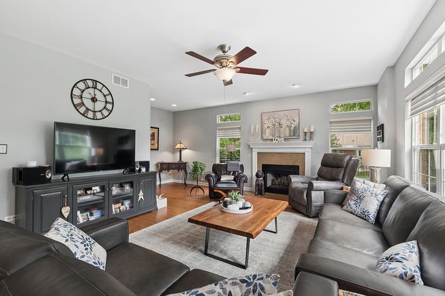 12013 S 76th Avenue, Palos Heights, IL 60463