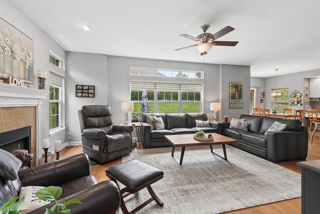 12013 S 76th Avenue, Palos Heights, IL 60463