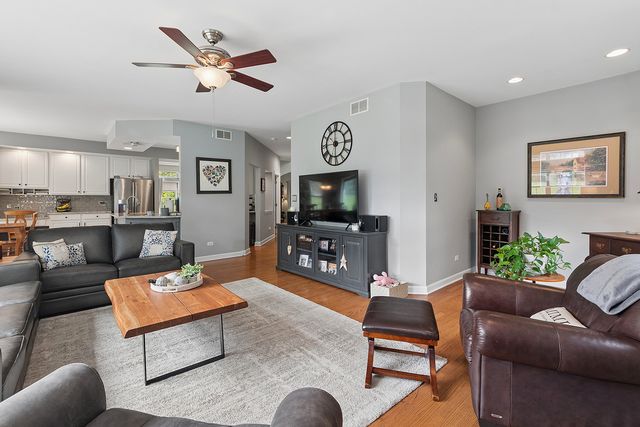 12013 S 76th Avenue, Palos Heights, IL 60463