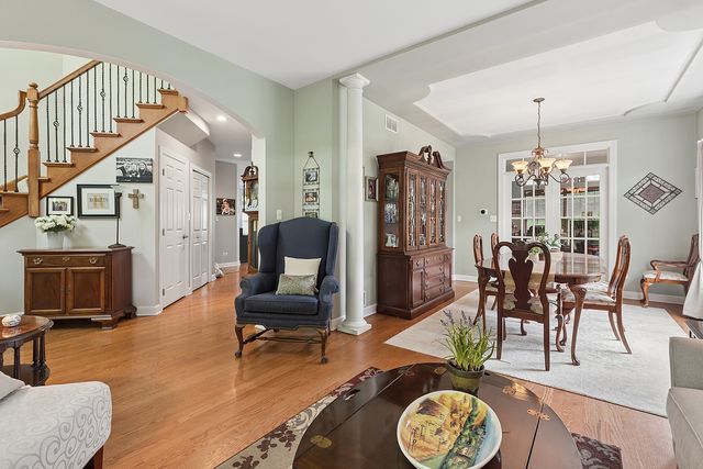 12013 S 76th Avenue, Palos Heights, IL 60463