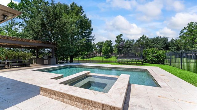 19 Gracenote Place, Tomball, TX 77375