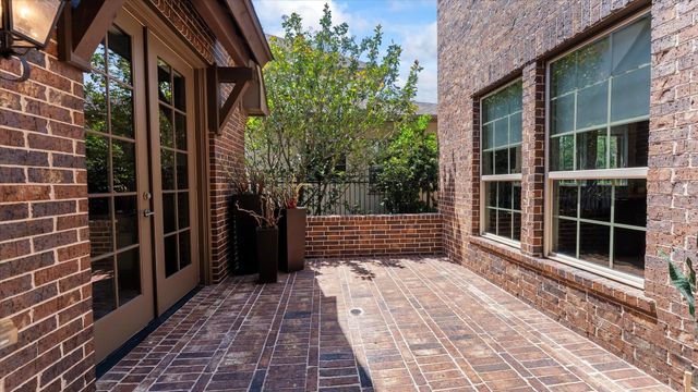 19 Gracenote Place, Tomball, TX 77375