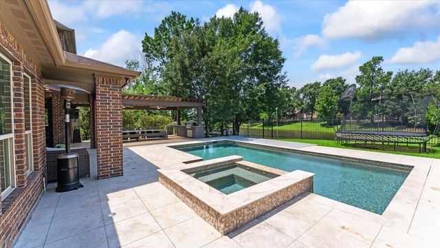 19 Gracenote Place, Tomball, TX 77375