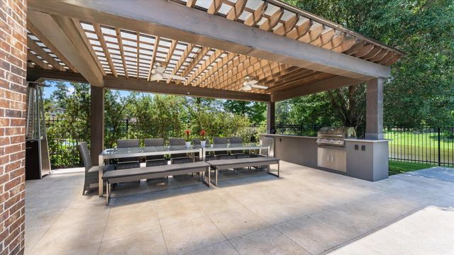 19 Gracenote Place, Tomball, TX 77375