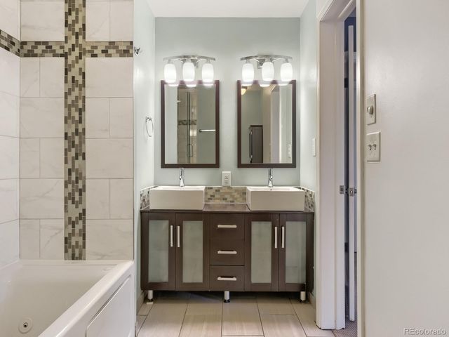 8874 W Harvard Drive, Lakewood, CO 80227