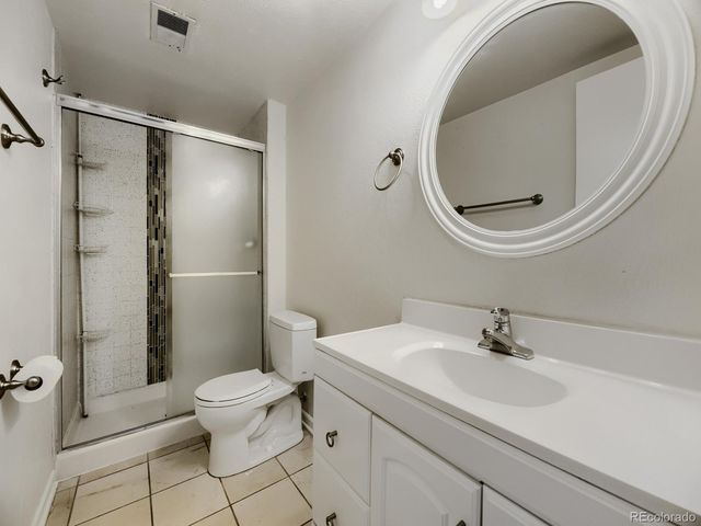 8874 W Harvard Drive, Lakewood, CO 80227