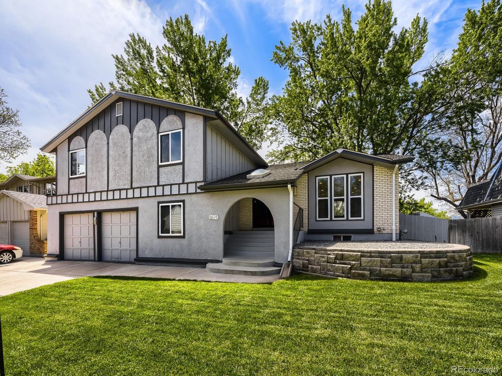 8874 W Harvard Drive, Lakewood, CO 80227