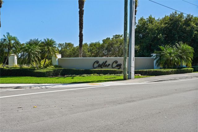 7427 SW 189th St, Cutler Bay, FL 33157