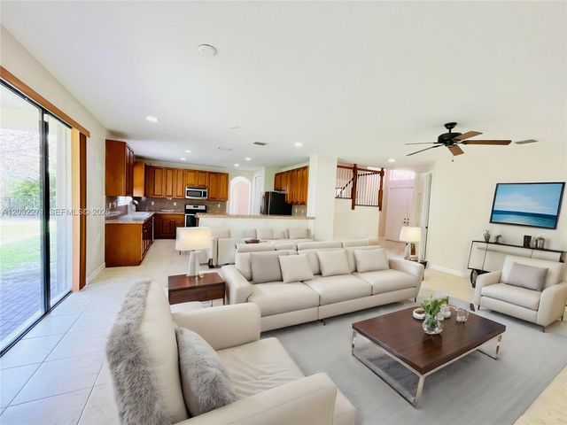 7427 SW 189th St, Cutler Bay, FL 33157