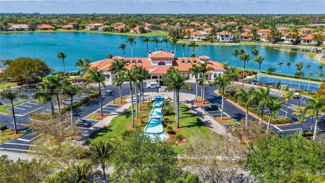 7427 SW 189th St, Cutler Bay, FL 33157