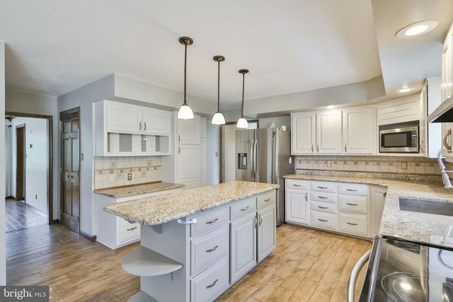 4074 OLD SENTRY RD, Allentown, PA 18104
