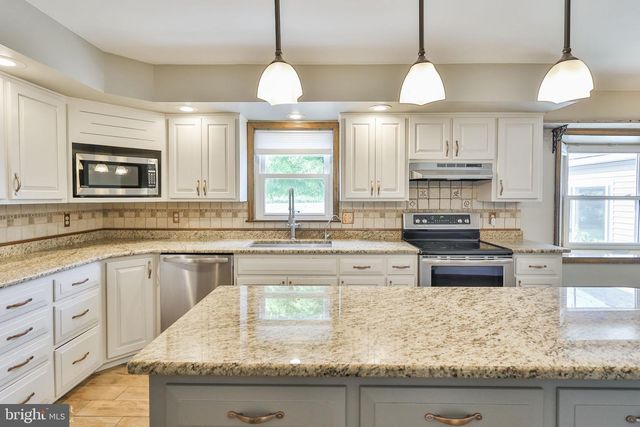 4074 OLD SENTRY RD, Allentown, PA 18104