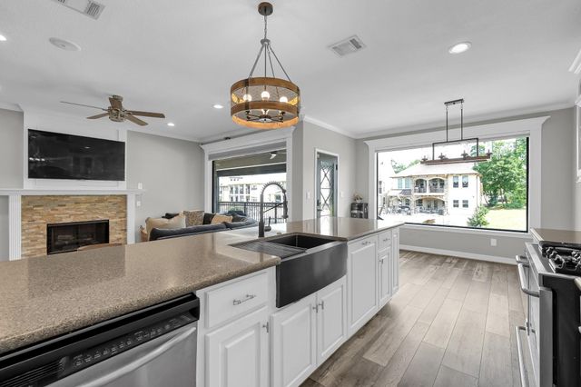 12394 Pebble View Drive, Conroe, TX 77304