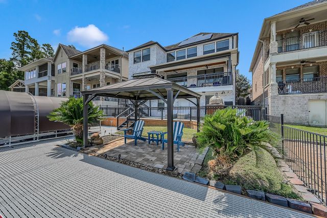 12394 Pebble View Drive, Conroe, TX 77304