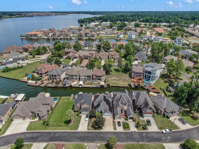 12394 Pebble View Drive, Conroe, TX 77304