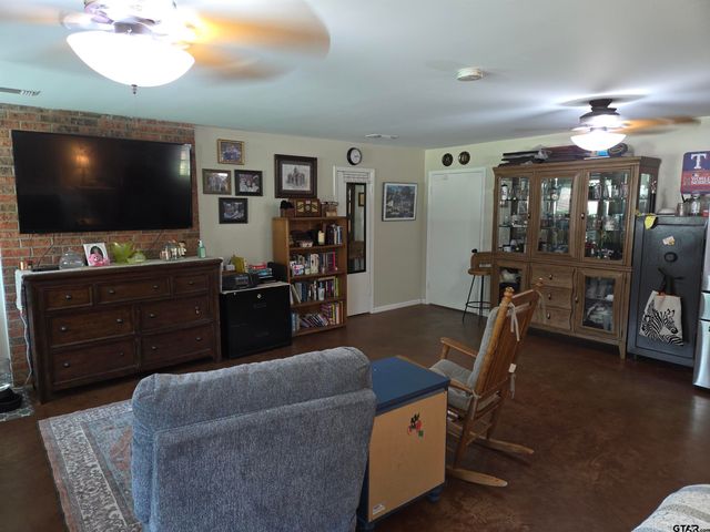 450 Pennington Street, Lovelady, TX 75851