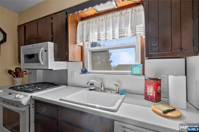 38 Hackensack Street, Wood Ridge, NJ 07075