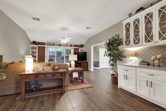 208 Quail Creek DR, San Marcos, TX 78666