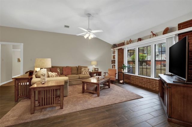 208 Quail Creek DR, San Marcos, TX 78666