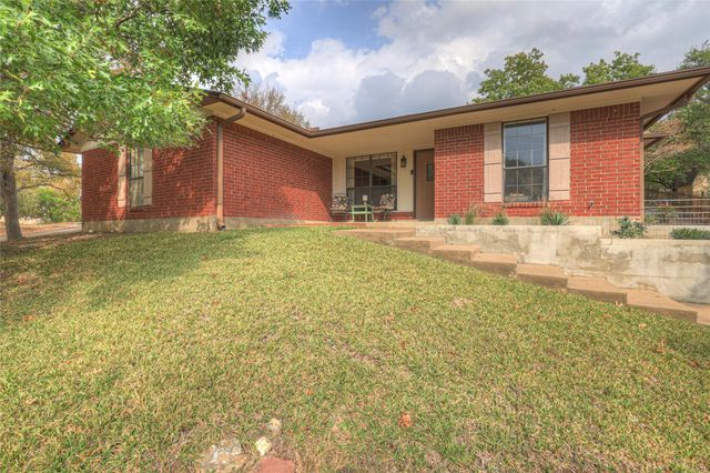 208 Quail Creek DR, San Marcos, TX 78666