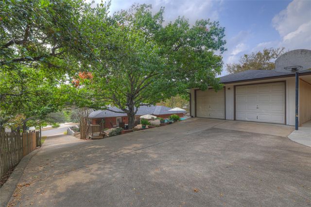 208 Quail Creek DR, San Marcos, TX 78666