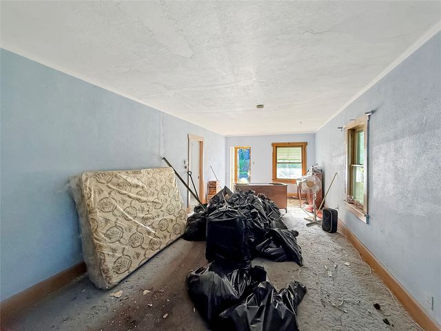 1602 E 32nd Street, Des Moines, IA 50317