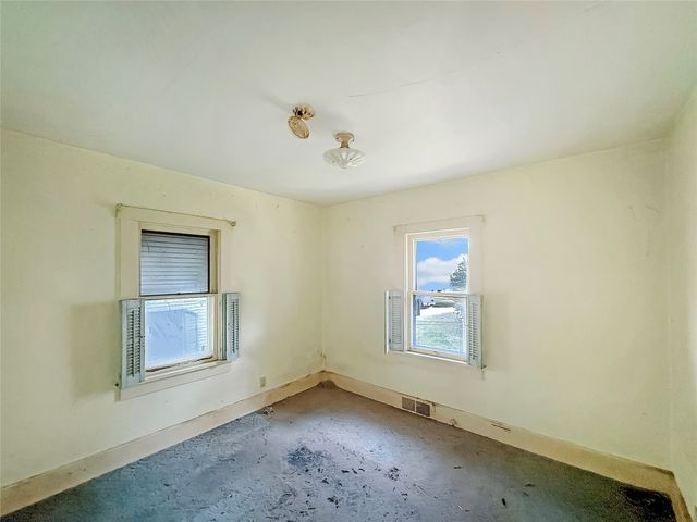 1602 E 32nd Street, Des Moines, IA 50317