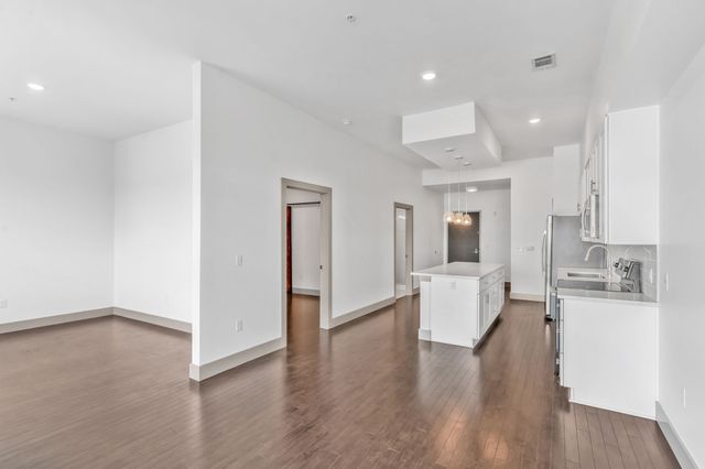 2407 8th Ave S Apt 505, Nashville, TN 37204