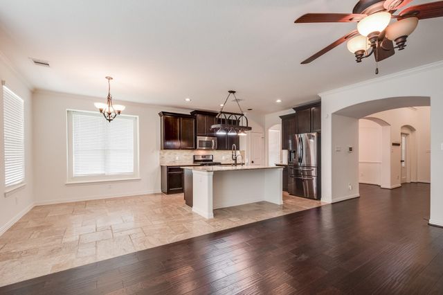 2813 Lost Maples Drive, Pearland, TX 77584