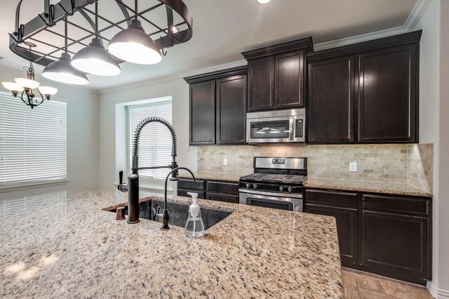 2813 Lost Maples Drive, Pearland, TX 77584