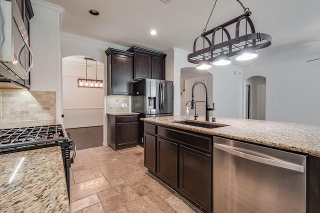 2813 Lost Maples Drive, Pearland, TX 77584