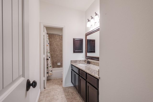 2813 Lost Maples Drive, Pearland, TX 77584