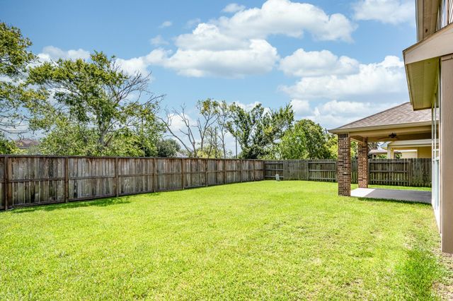2813 Lost Maples Drive, Pearland, TX 77584