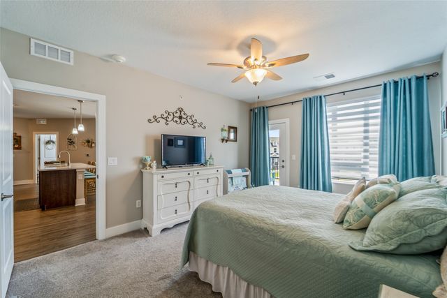 9065 Bishop Drive 314, West Des Moines, IA 50266