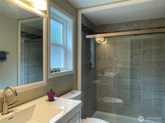 1988 Cascade View Drive, Camano Island, WA 98282