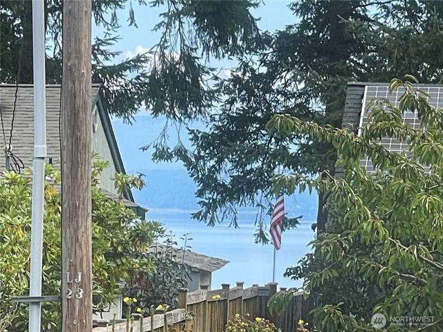 1988 Cascade View Drive, Camano Island, WA 98282