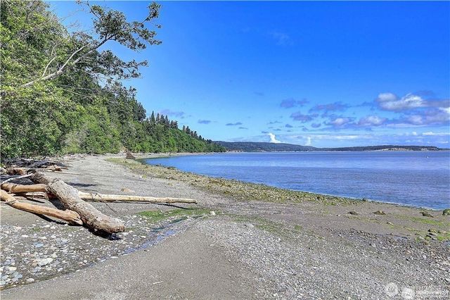 1988 Cascade View Drive, Camano Island, WA 98282