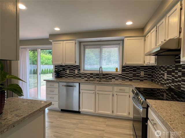 1988 Cascade View Drive, Camano Island, WA 98282