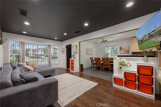2500 Carlos St, Alhambra, CA 91803