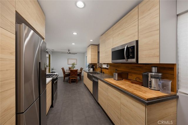 2500 Carlos St, Alhambra, CA 91803