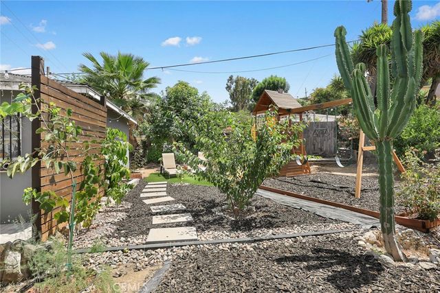 2500 Carlos St, Alhambra, CA 91803