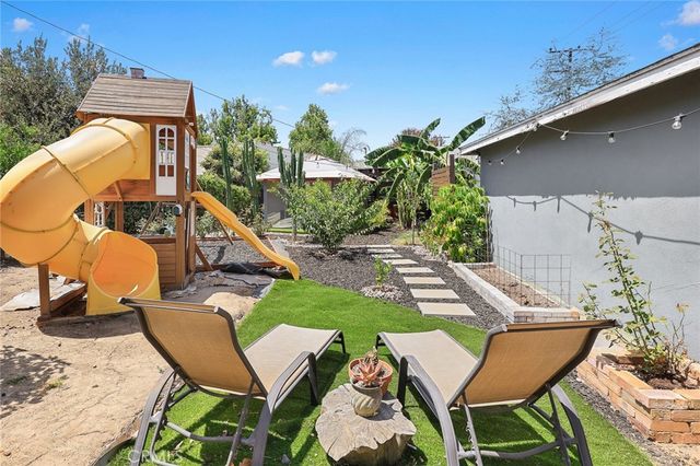 2500 Carlos St, Alhambra, CA 91803