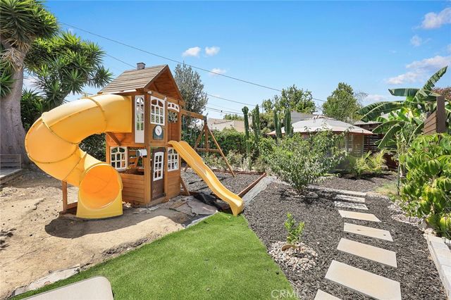 2500 Carlos St, Alhambra, CA 91803