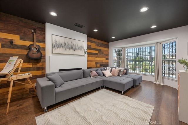 2500 Carlos St, Alhambra, CA 91803