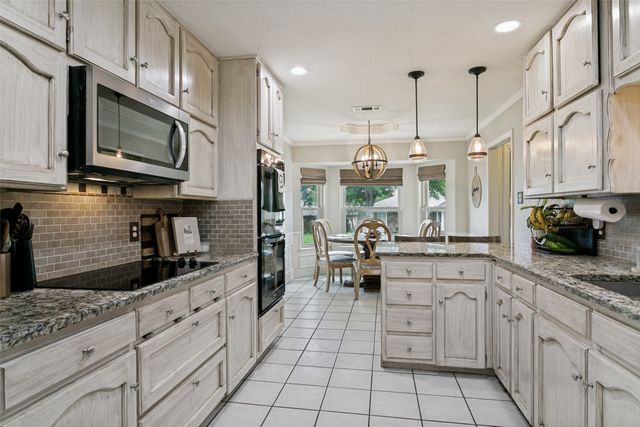 7250 Boca Raton Drive, North Richland Hills, TX 76182