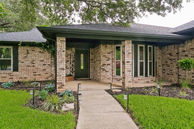7250 Boca Raton Drive, North Richland Hills, TX 76182